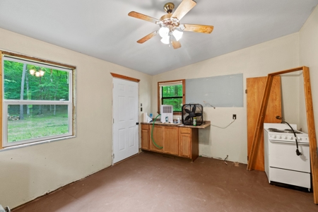 Two homes and three cabins on live year round creek in Shady - image 14