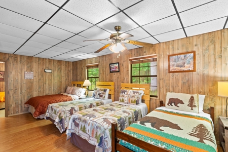 Two homes and three cabins on live year round creek in Shady - image 33