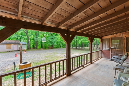 Two homes and three cabins on live year round creek in Shady - image 39