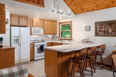Cottage style home, on over 51 acres, for sale in Wisconsin - image 7