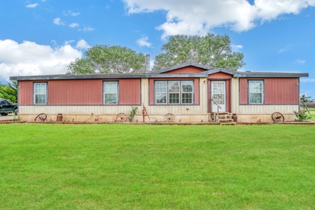 Home For Sale Near Elk City, Oklahoma - image 2