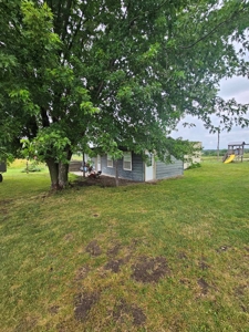 Home and Acreage For Sale - image 21