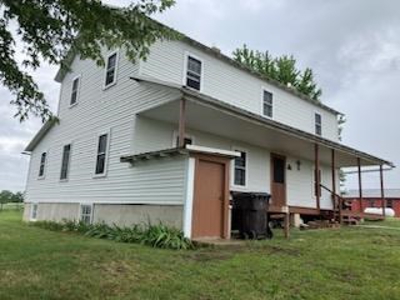 Home and Acreage For Sale - image 31