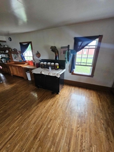 Home and Acreage For Sale - image 8
