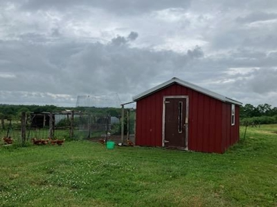 Home and Acreage For Sale - image 25