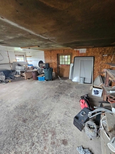 Home and Acreage For Sale - image 11