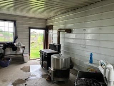 Home and Acreage For Sale - image 26