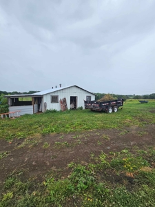 Home and Acreage For Sale - image 33