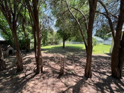 County Home In Town For Sale In Seymour, Texas - image 10