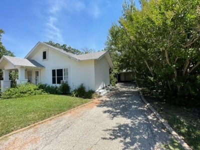 County Home In Town For Sale In Seymour, Texas - image 11