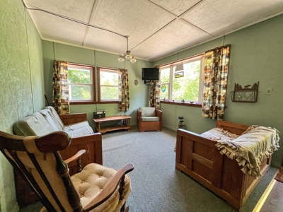 Maine Off-grid Retreat - image 13
