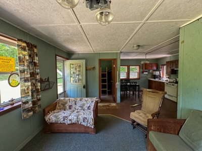 Maine Off-grid Retreat - image 15