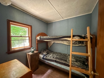 Maine Off-grid Retreat - image 18