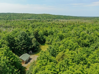 Maine Off-grid Retreat - image 1