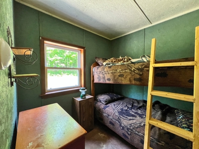 Maine Off-grid Retreat - image 17