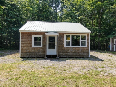 Maine Off-grid Retreat - image 5