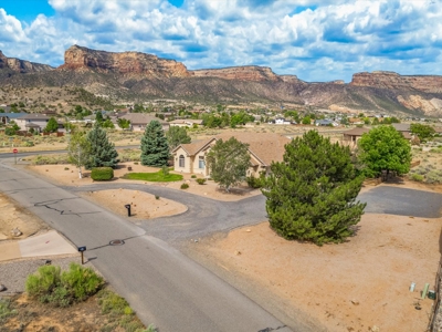 Grand Junction Colorado Home for Sale with Monument Views - image 2