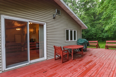 Country Home in Scandinavia, WI for Online AUCTION - image 1