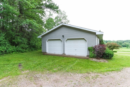 Country Home in Scandinavia, WI for Online AUCTION - image 33