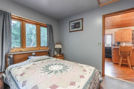 Country Home in Scandinavia, WI for Online AUCTION - image 10
