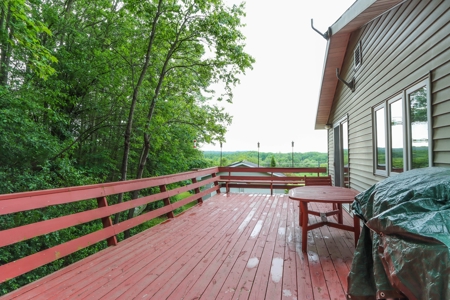 Country Home in Scandinavia, WI for Online AUCTION - image 35