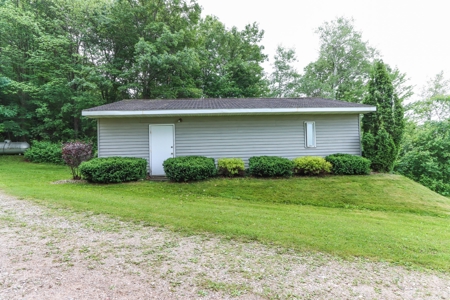 Country Home in Scandinavia, WI for Online AUCTION - image 31