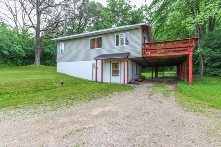 Country Home in Scandinavia, WI for Online AUCTION - image 32