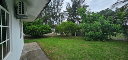 House with Pool just 1 minute walk from the beach - image 7