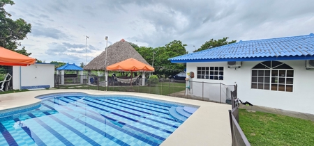 House with Pool just 1 minute walk from the beach - image 32