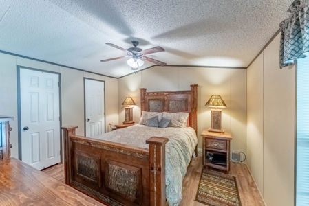 Country Home and Acreage with Live Water in Marion County - image 11