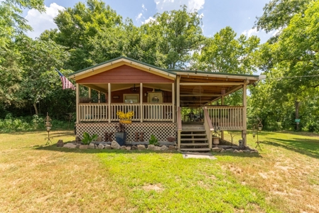 Country Home and Acreage with Live Water in Marion County - image 1