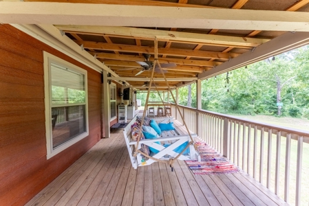Country Home and Acreage with Live Water in Marion County - image 5