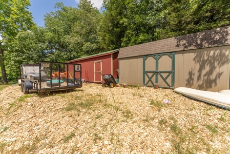 Country Home and Acreage with Live Water in Marion County - image 24