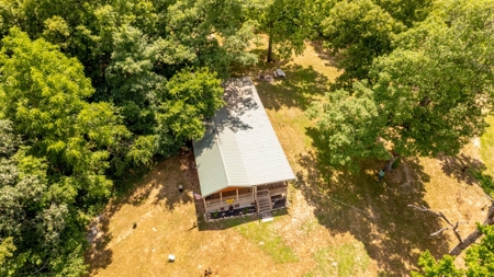 Country Home and Acreage with Live Water in Marion County - image 27
