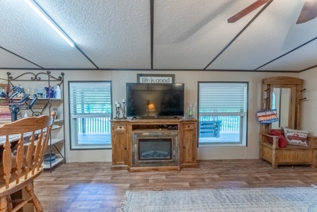 Country Home and Acreage with Live Water in Marion County - image 14