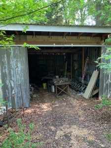 Private Home with Excellent access - image 24