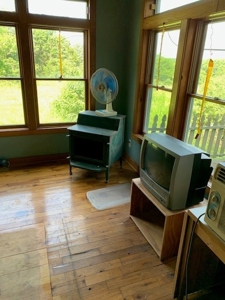 Private Home with Excellent access - image 15