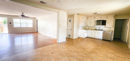 Absolute Auction of Former Church and Home in San Angelo TX - image 38