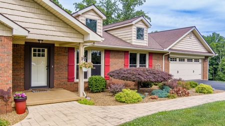 Country Home in Burkesville, Kentucky - image 3