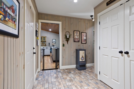 Country Home in Burkesville, Kentucky - image 9