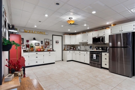 Country Home in Burkesville, Kentucky - image 40