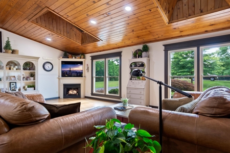 Country Home in Burkesville, Kentucky - image 18