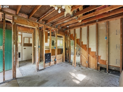 Log Cabin in Ariel, WA For Sale! - image 8