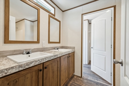 Country Home for Sale in Lewis County, Tennessee - image 30