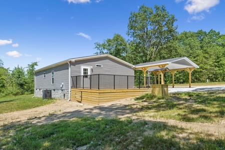 Country Home for Sale in Lewis County, Tennessee - image 8
