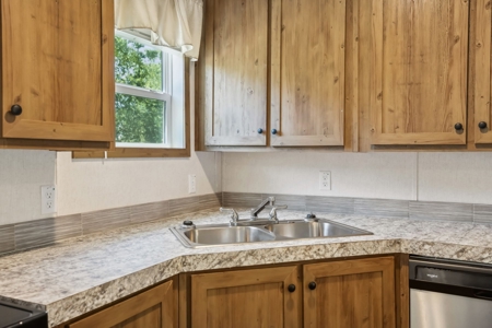 Country Home for Sale in Lewis County, Tennessee - image 18