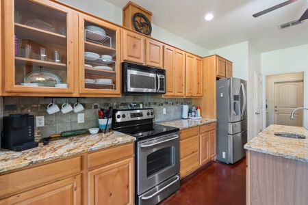 Well Built Country Home on 10 Acres- Bee County - image 24