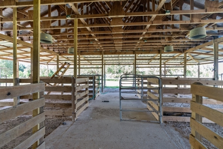 Well Built Country Home on 10 Acres- Bee County - image 20