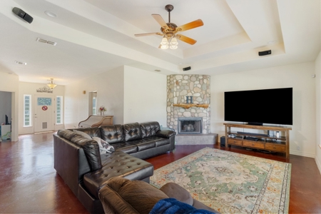 Well Built Country Home on 10 Acres- Bee County - image 35