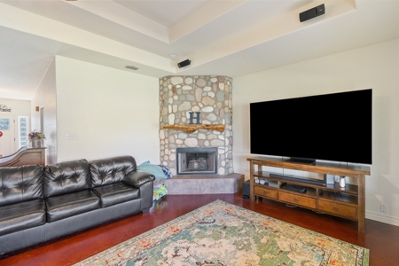 Well Built Country Home on 10 Acres- Bee County - image 36